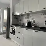 Unique Penthouse Lakeview W19