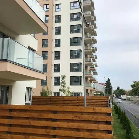 Unique Penthouse Lakeview W19