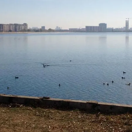 דירה Unique Penthouse Lakeview W19 בוקרשט