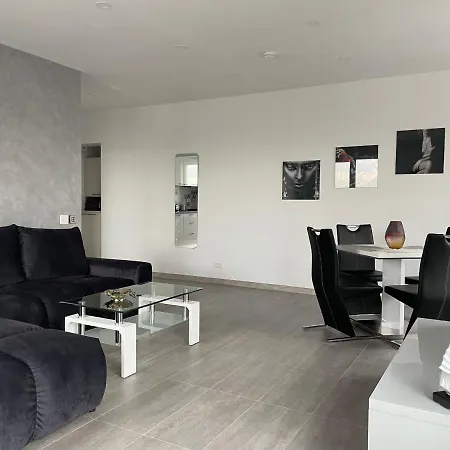 아파트 Unique Penthouse Lakeview W19