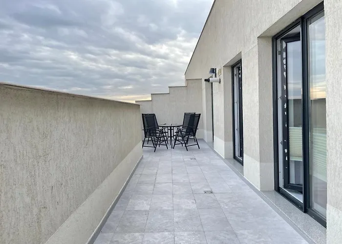 아파트 Unique Penthouse Lakeview W19 *