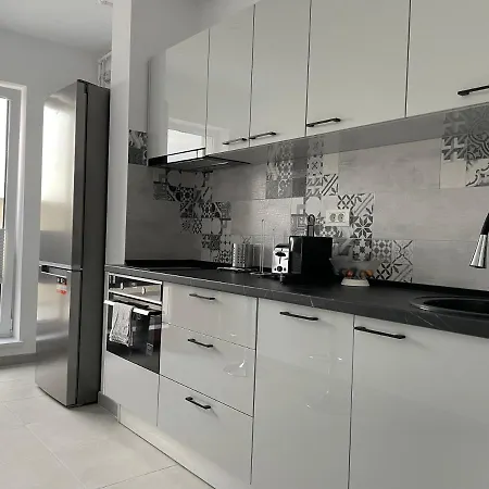 Unique Penthouse Lakeview W19