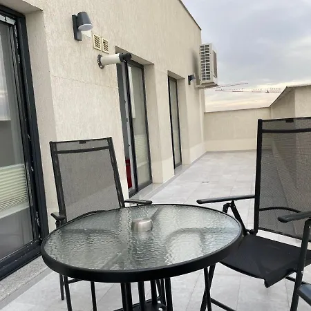 Διαμέρισμα Unique Penthouse Lakeview W19 *
